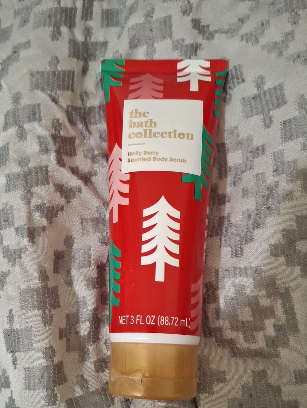The Bath Collection Holly Berry Scented Body Scrub - Red
